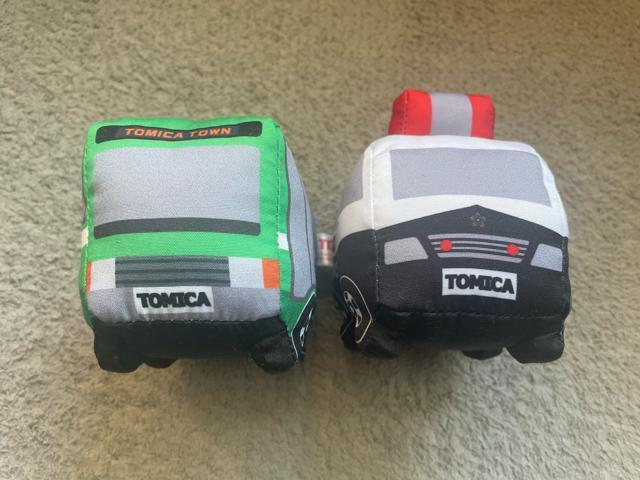 トミカ TOMICAタカラトミーアーツ はたらく車シリーズ バス&パトカー 2個セット販売 ぬいぐるみ コレクション キーホルダー < おもちゃ  トミカ TOMICAタカラトミーアーツ はたらく車シリーズ バス&パトカー 2個セット販売 ぬいぐるみ コレクション キーホルダー < おもちゃの