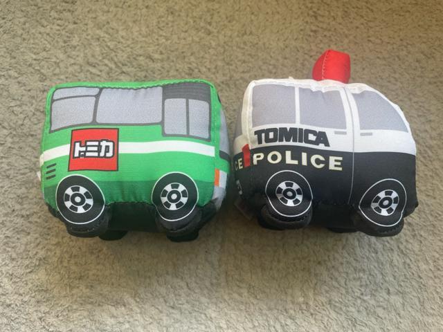 トミカ TOMICAタカラトミーアーツ はたらく車シリーズ バス&パトカー 2個セット販売 ぬいぐるみ コレクション キーホルダー < おもちゃ  トミカ TOMICAタカラトミーアーツ はたらく車シリーズ バス&パトカー 2個セット販売 ぬいぐるみ コレクション キーホルダー < おもちゃの