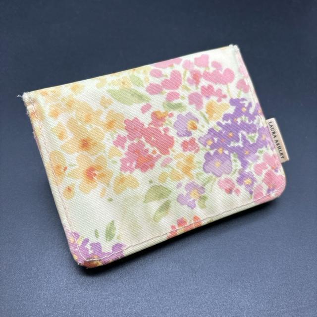 即決 LAURA ASHLEY HOME ローラアシュレイ パスケース < ブランド  即決 LAURA ASHLEY HOME ローラアシュレイ パスケース  < ブランドの