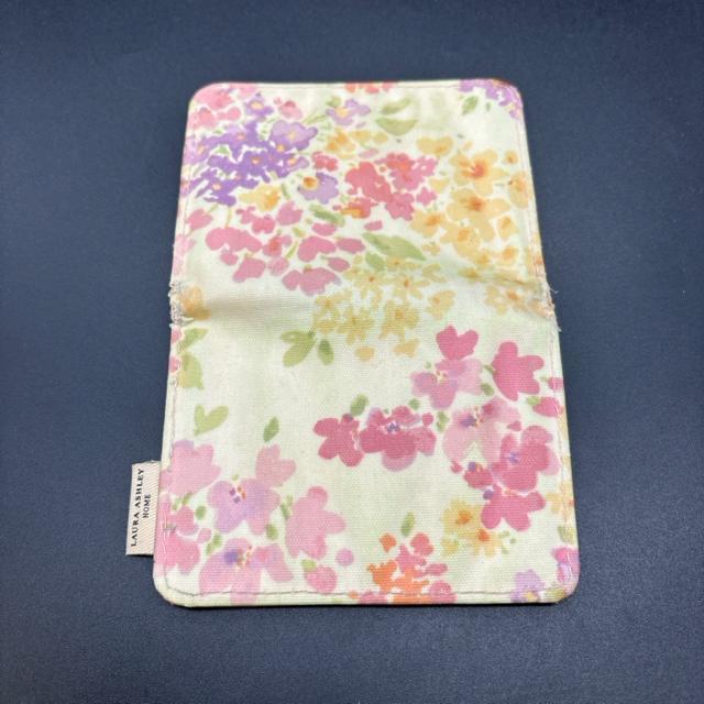 即決 LAURA ASHLEY HOME ローラアシュレイ パスケース < ブランド  即決 LAURA ASHLEY HOME ローラアシュレイ パスケース < ブランドの