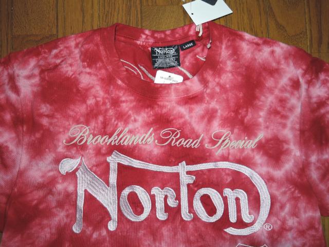 新品 Norton ノートン Tシャツ L 赤 タイダイ染め ムラ染め ロゴ LOGO TEE カットソー チェーンステッチ 刺繍 < 男性ファッション  新品 Norton ノートン Tシャツ L 赤 タイダイ染め ムラ染め ロゴ LOGO TEE カットソー チェーンステッチ 刺繍 < 男性ファッションの