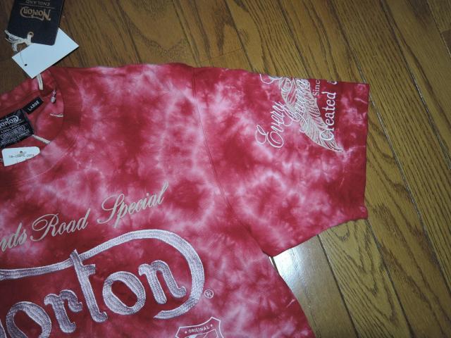 新品 Norton ノートン Tシャツ L 赤 タイダイ染め ムラ染め ロゴ LOGO TEE カットソー チェーンステッチ 刺繍 < 男性ファッション  新品 Norton ノートン Tシャツ L 赤 タイダイ染め ムラ染め ロゴ LOGO TEE カットソー チェーンステッチ 刺繍 < 男性ファッションの
