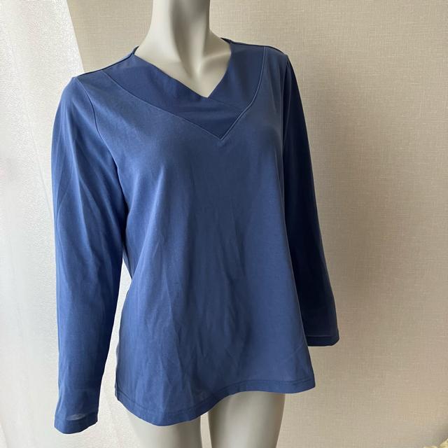 登録記念激安出品 新品未使用ミセスM シャルレ長袖エレガンスカットソー薄手長袖 ブルー系 Vネックcharle 袋入り < 女性ファッション 登録記念激安出品 新品未使用ミセスM シャルレ長袖エレガンスカットソー薄手長袖 ブルー系 Vネックcharle 袋入り < 女性ファッションの