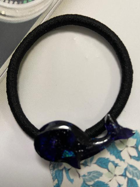 ハンドメイド レジン クジラヘアゴム 2点セット < 女性ファッション  ハンドメイド レジン クジラヘアゴム 2点セット < 女性ファッションの