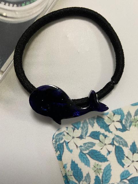 ハンドメイド レジン クジラヘアゴム 2点セット < 女性ファッション  ハンドメイド レジン クジラヘアゴム 2点セット < 女性ファッションの