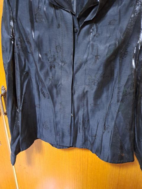 H 黒の光沢のあるブラウス < 女性ファッション  H 黒の光沢のあるブラウス < 女性ファッションの