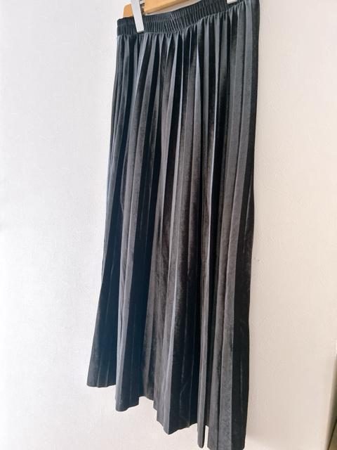 【YECCA VECCA】ベロアプリーツスカート ダークグレー free < ブランド 【YECCA VECCA】ベロアプリーツスカート ダークグレー free < ブランドの