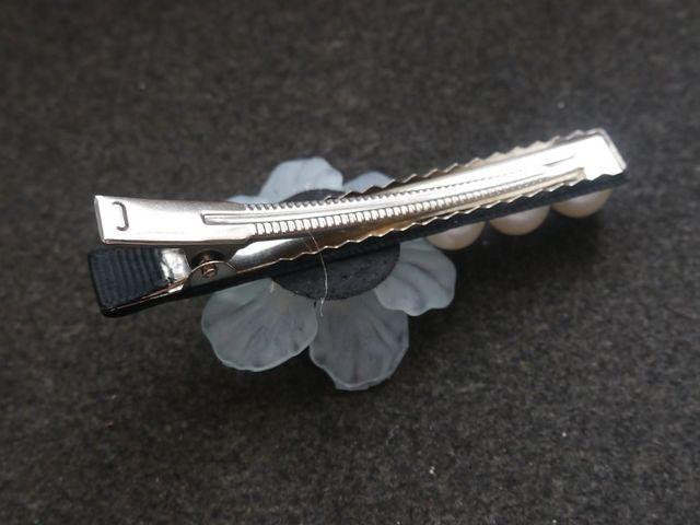 新品 アンティーク調エレガント花パールヘアクリップ 水色 < 女性アクセサリー/時計  新品 アンティーク調エレガント花パールヘアクリップ 水色 < 女性アクセサリー/時計の
