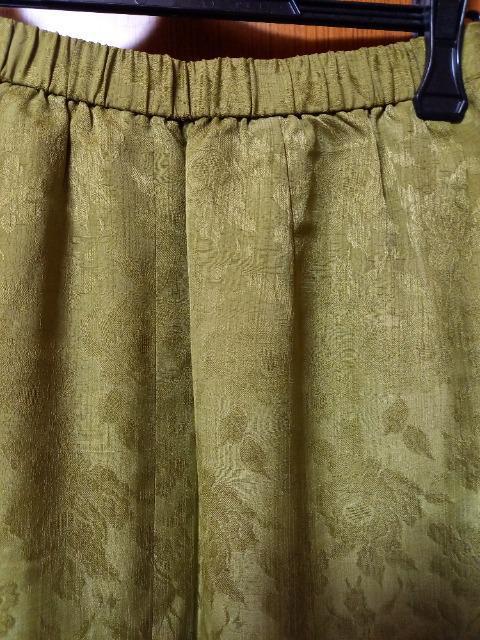 ∞ 薔薇の地模様がステキなスカート < 女性ファッション  ∞ 薔薇の地模様がステキなスカート < 女性ファッションの