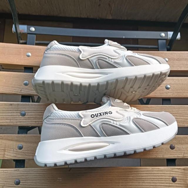 新品 23.5cm レディース スニーカー ホワイト シューズ 靴 厚底 < 女性ファッション  新品 23.5cm レディース スニーカー ホワイト シューズ 靴 厚底 < 女性ファッションの