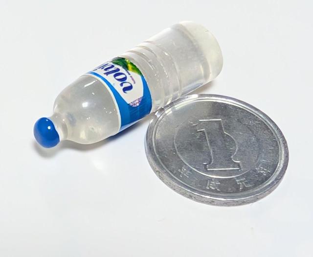 ミニチュア★ボルビック★volvic★ミネラルウォーター★ドールハウスに★ < おもちゃ  ミニチュア★ボルビック★volvic★ミネラルウォーター★ドールハウスに★ < おもちゃの