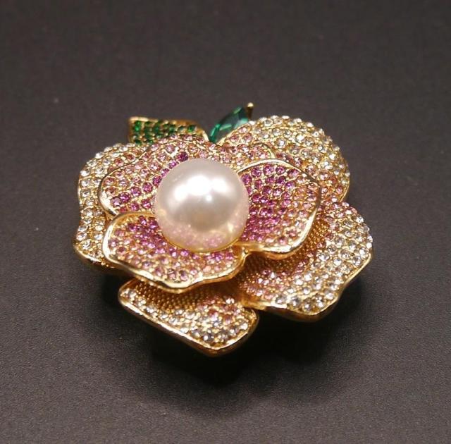 新品アンティーク調きらきらストーン フェイクパール 薔薇ブローチ ピンク < 女性アクセサリー/時計  新品アンティーク調きらきらストーン フェイクパール 薔薇ブローチ ピンク < 女性アクセサリー/時計の