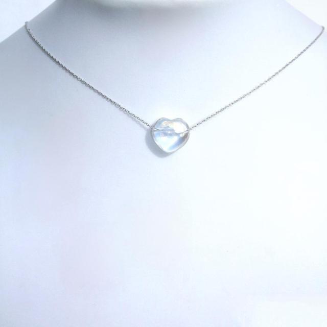 送料無料 即買い:オーロラ水晶超極細ハートネックレス < 女性アクセサリー/時計  送料無料 即買い:オーロラ水晶超極細ハートネックレス < 女性アクセサリー/時計の