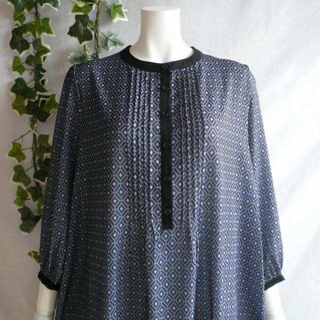 新品 a115 ML 幾何学柄 ピンタック ワンピース 紺系 春夏 レディース モード クラシック 高級感 上質 上品 < 女性ファッション 新品 a115 ML 幾何学柄 ピンタック ワンピース 紺系 春夏 レディース モード クラシック 高級感 上質 上品 < 女性ファッションの