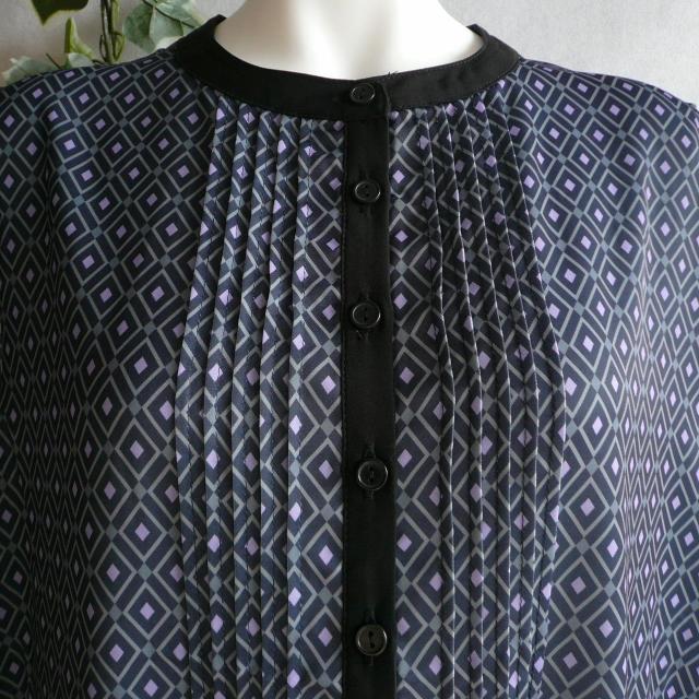 新品 a115 ML 幾何学柄 ピンタック ワンピース 紺系 春夏 レディース モード クラシック 高級感 上質 上品 < 女性ファッション 新品 a115 ML 幾何学柄 ピンタック ワンピース 紺系 春夏 レディース モード クラシック 高級感 上質 上品 < 女性ファッションの