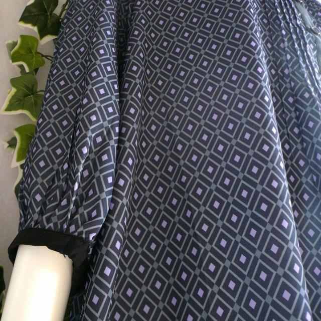 新品 a115 ML 幾何学柄 ピンタック ワンピース 紺系 春夏 レディース モード クラシック 高級感 上質 上品 < 女性ファッション 新品 a115 ML 幾何学柄 ピンタック ワンピース 紺系 春夏 レディース モード クラシック 高級感 上質 上品 < 女性ファッションの