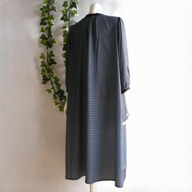 新品 a115 ML 幾何学柄 ピンタック ワンピース 紺系 春夏 レディース モード クラシック 高級感 上質 上品 < 女性ファッション 新品 a115 ML 幾何学柄 ピンタック ワンピース 紺系 春夏 レディース モード クラシック 高級感 上質 上品 < 女性ファッションの