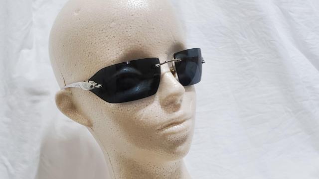 正規レア カルティエ パンテール パンサーメタルフレーム サングラス 黒 ロゴ シャイニープラチナフィニッシュアイウェア ガクト着 < ブランド  正規レア カルティエ パンテール パンサーメタルフレーム サングラス 黒 ロゴ シャイニープラチナフィニッシュアイウェア ガクト着 < ブランドの
