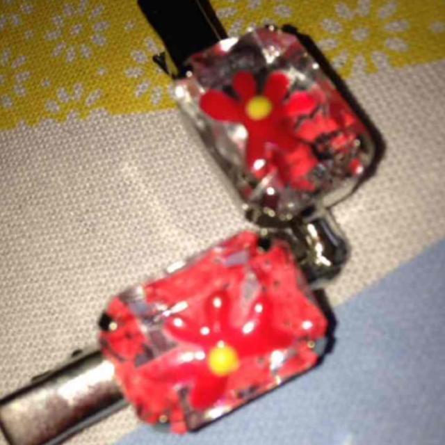 美品 ミニミニお花ヘアクリップ ヘアアクセサリー キッズ < 女性アクセサリー/時計  美品 ミニミニお花ヘアクリップ ヘアアクセサリー キッズ < 女性アクセサリー/時計の