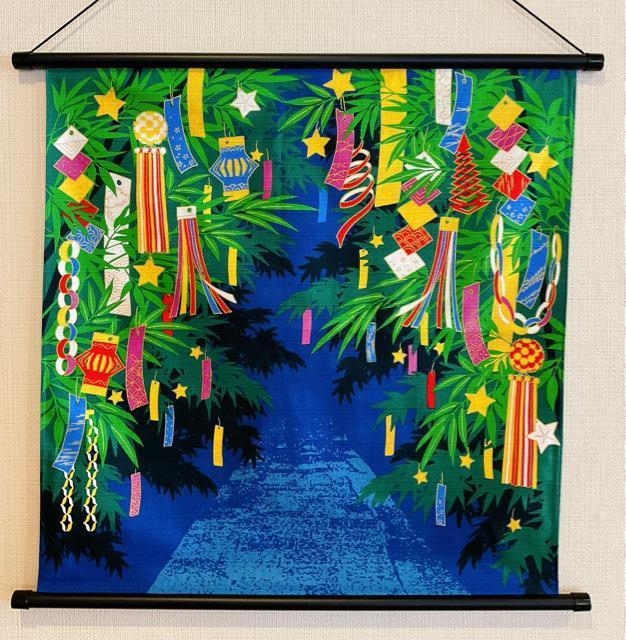 新品未使用品 7月ウォールデコ【七夕飾り】軸付きタペストリー 四季彩布 短冊飾り 天の川 織姫 彦星 初夏 玄関壁飾り 日本製 < インテリア/ライフ  新品未使用品 7月ウォールデコ【七夕飾り】軸付きタペストリー 四季彩布 短冊飾り 天の川 織姫 彦星 初夏 玄関壁飾り 日本製  < インテリア/ライフの