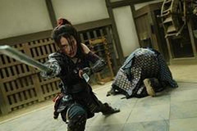 実写版☆ブラック フォックス☆スーパーアクション女優 山本千尋 < CD/DVD/ビデオ  実写版☆ブラック フォックス☆スーパーアクション女優 山本千尋 < CD/DVD/ビデオの