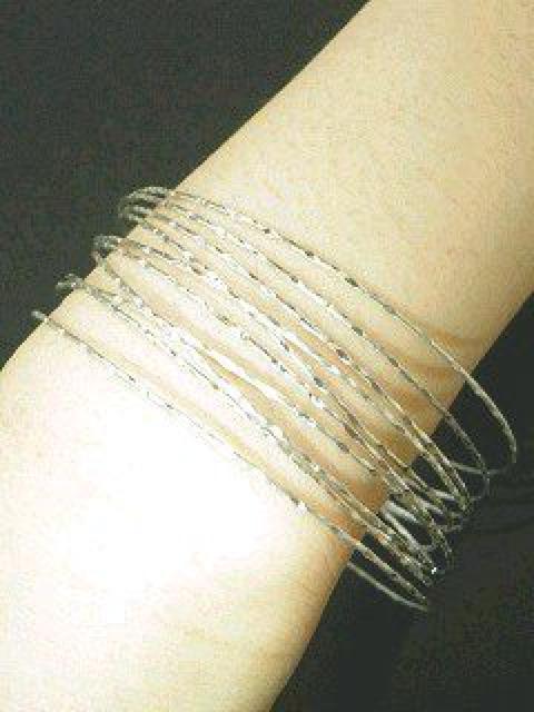 Diva系 派手ゴージャス♪メタル重ね ブレスレット バングル 10本セット シルバー < 女性アクセサリー/時計 Diva系 派手ゴージャス♪メタル重ね ブレスレット バングル 10本セット シルバー < 女性アクセサリー/時計の