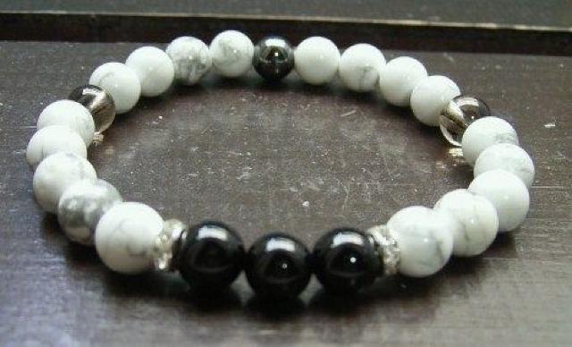 ☆即決☆ハウライトxオニキスx煙水晶ブレスレット < 女性アクセサリー/時計 ☆即決☆ハウライトxオニキスx煙水晶ブレスレット < 女性アクセサリー/時計の
