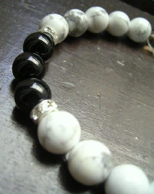 ☆即決☆ハウライトxオニキスx煙水晶ブレスレット < 女性アクセサリー/時計 ☆即決☆ハウライトxオニキスx煙水晶ブレスレット < 女性アクセサリー/時計の