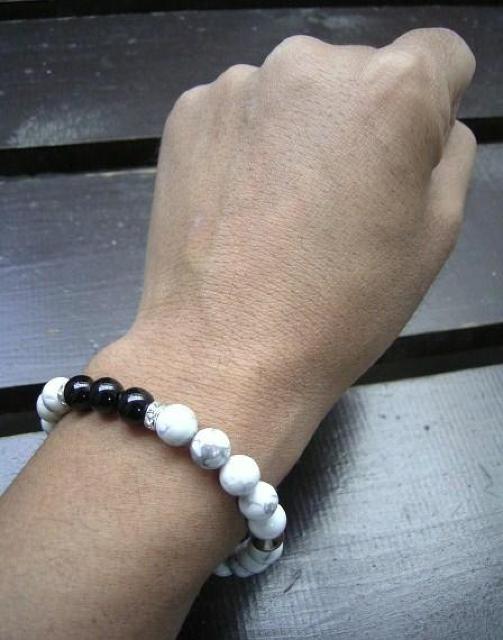 ☆即決☆ハウライトxオニキスx煙水晶ブレスレット < 女性アクセサリー/時計 ☆即決☆ハウライトxオニキスx煙水晶ブレスレット < 女性アクセサリー/時計の