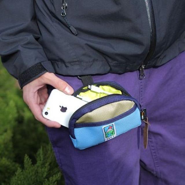 【MEI】アウトドアブランド カラビナ&ベルトループ付♪マルチポーチ パープル×レッド < 男性ファッション 【MEI】アウトドアブランド カラビナ&ベルトループ付♪マルチポーチ パープル×レッド < 男性ファッションの