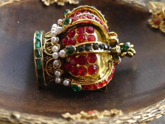 新品アンティーク調キラキラ王冠クラウンブローチ < 女性アクセサリー/時計  新品アンティーク調キラキラ王冠クラウンブローチ < 女性アクセサリー/時計の