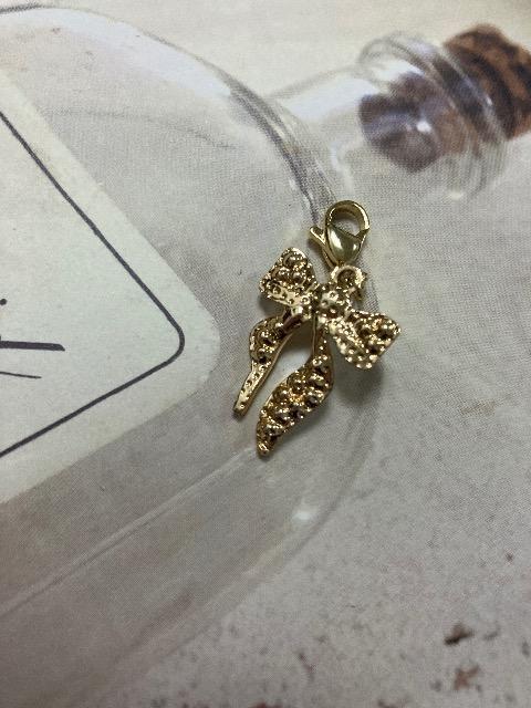 ハンドメイド マスクチャーム りぼん < 女性ファッション  ハンドメイド マスクチャーム りぼん < 女性ファッションの