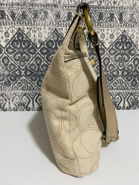 【良品】COACH コーチ シグネチャー ショルダーバッグ 斜め掛け ベージュ < ブランド  【良品】COACH コーチ シグネチャー ショルダーバッグ 斜め掛け ベージュ < ブランドの