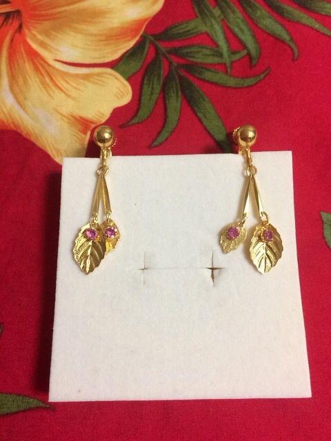 新品未使用☆揺れるキラキラ葉っぱ☆ピンクストーン☆イヤリング < 女性アクセサリー/時計 新品未使用☆揺れるキラキラ葉っぱ☆ピンクストーン☆イヤリング < 女性アクセサリー/時計の