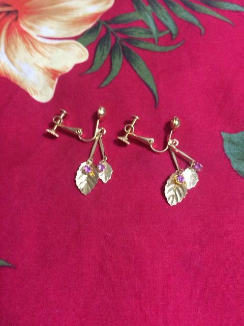 新品未使用☆揺れるキラキラ葉っぱ☆ピンクストーン☆イヤリング < 女性アクセサリー/時計 新品未使用☆揺れるキラキラ葉っぱ☆ピンクストーン☆イヤリング < 女性アクセサリー/時計の