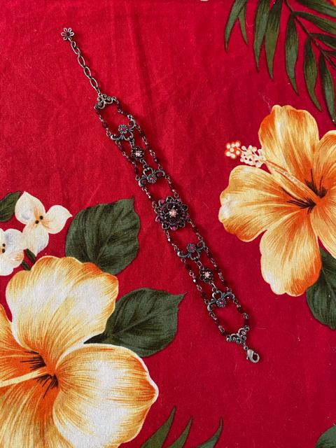 新品未使用☆アンティーク☆赤系☆お花ブレスレット☆ < 女性アクセサリー/時計 新品未使用☆アンティーク☆赤系☆お花ブレスレット☆ < 女性アクセサリー/時計の