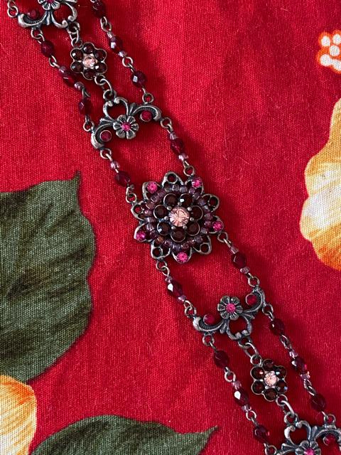 新品未使用☆アンティーク☆赤系☆お花ブレスレット☆ < 女性アクセサリー/時計 新品未使用☆アンティーク☆赤系☆お花ブレスレット☆ < 女性アクセサリー/時計の