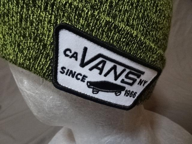 USA購入 【VANS】【CA NY】スケボー刺繍ワッペン付 ニットキャップ < 男性ファッション  USA購入 【VANS】【CA NY】スケボー刺繍ワッペン付 ニットキャップ < 男性ファッションの