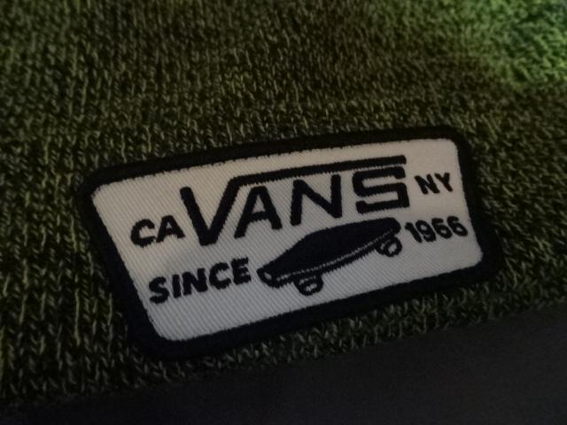 USA購入 【VANS】【CA NY】スケボー刺繍ワッペン付 ニットキャップ < 男性ファッション  USA購入 【VANS】【CA NY】スケボー刺繍ワッペン付 ニットキャップ < 男性ファッションの