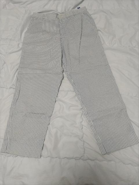 日本製 ストライプ 超美品の七分丈パンツ < 女性ファッション  日本製 ストライプ 超美品の七分丈パンツ  < 女性ファッションの