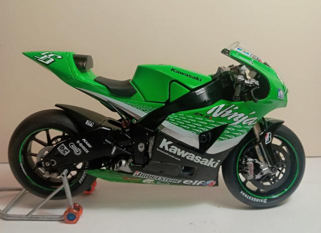 タミヤバイクプラモデル1/12完成品カワサキNinjaZX-RR < ホビー  タミヤバイクプラモデル1/12完成品カワサキNinjaZX-RR < ホビーの