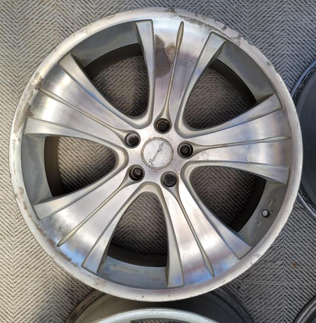 ベルサリオ アルミホイール20インチ 8.5J +35 114.3ホイールのみ4本セットヴェルファイア アルファード スカイライン < 自動車/バイク ベルサリオ アルミホイール20インチ 8.5J +35 114.3ホイールのみ4本セットヴェルファイア アルファード スカイライン < 自動車/バイク