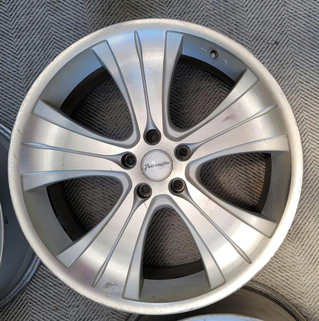 ベルサリオ アルミホイール20インチ 8.5J +35 114.3ホイールのみ4本セットヴェルファイア アルファード スカイライン < 自動車/バイク ベルサリオ アルミホイール20インチ 8.5J +35 114.3ホイールのみ4本セットヴェルファイア アルファード スカイライン < 自動車/バイク