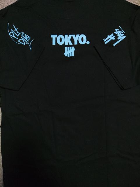 stussy×UNDEFEATEDTシャツサイズMステューシーアンディフィーテッド半袖限定 < ブランド  stussy×UNDEFEATEDTシャツサイズMステューシーアンディフィーテッド半袖限定 < ブランドの