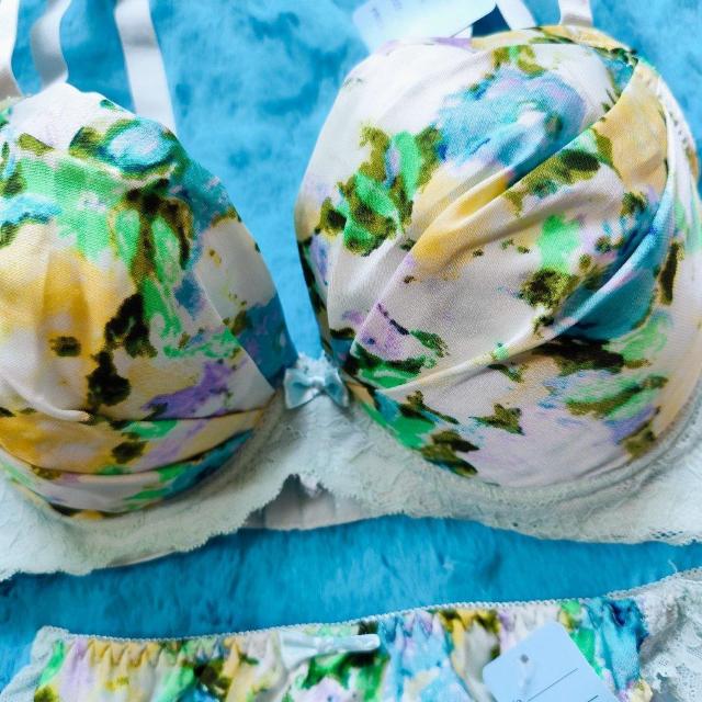 可愛いぃ。。F80×L。。。ぼかし柄ブラジャー&ショーツセット。。グラマー大きいサイズ清純姫ちゃん < 女性ファッション  可愛いぃ。。F80×L。。。ぼかし柄ブラジャー&ショーツセット。。グラマー大きいサイズ清純姫ちゃん < 女性ファッションの