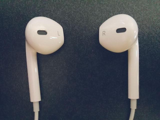 【美品・送料無料】Apple純正 Ear Pods with Lightning Connector < 家電/AV 【美品・送料無料】Apple純正 Ear Pods with Lightning Connector < 家電/AVの
