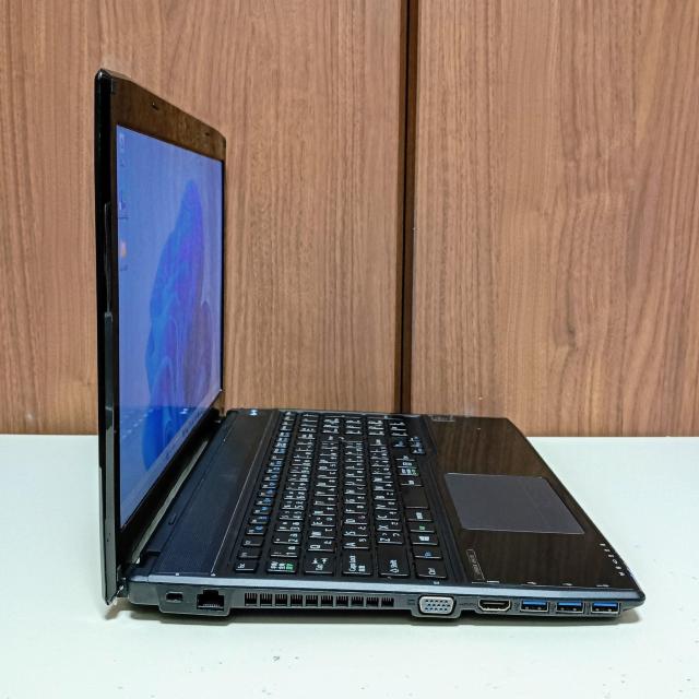 FUJITSU LIFEBOOK Corei7 ������8GB SSD256GB �u���[���C Web�J���� Windows11 �� PC�{��/���Ӌ@��� 
