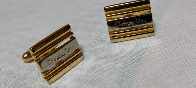 正規 レア Dior ヴィンテージ 5連バー ロゴ文字カフス コンビメタリック オープンラインカフリンクス ブランドアイコンボタン < ブランド  正規 レア Dior ヴィンテージ 5連バー ロゴ文字カフス コンビメタリック オープンラインカフリンクス ブランドアイコンボタン < ブランドの