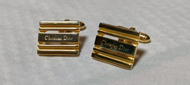 正規 レア Dior ヴィンテージ 5連バー ロゴ文字カフス コンビメタリック オープンラインカフリンクス ブランドアイコンボタン < ブランド  正規 レア Dior ヴィンテージ 5連バー ロゴ文字カフス コンビメタリック オープンラインカフリンクス ブランドアイコンボタン < ブランドの