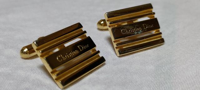 正規 レア Dior ヴィンテージ 5連バー ロゴ文字カフス コンビメタリック オープンラインカフリンクス ブランドアイコンボタン < ブランド  正規 レア Dior ヴィンテージ 5連バー ロゴ文字カフス コンビメタリック オープンラインカフリンクス ブランドアイコンボタン < ブランドの